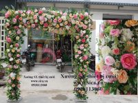 Cổng cưới đi tông hoa rực rỡ